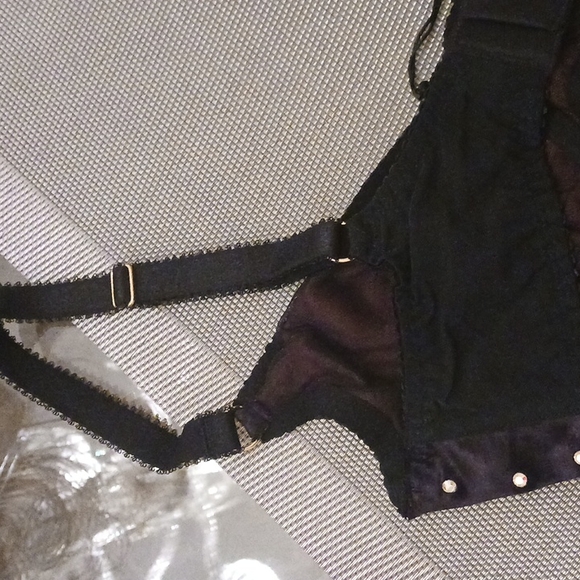 KissKill Velvet Crystal Bra - Picture 9 of 11